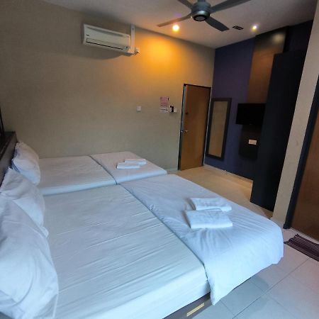 Golden Guest House Kuantan Bagian luar foto