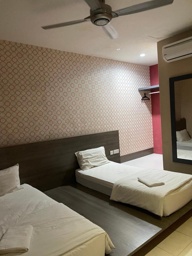 Golden Guest House Kuantan Bagian luar foto