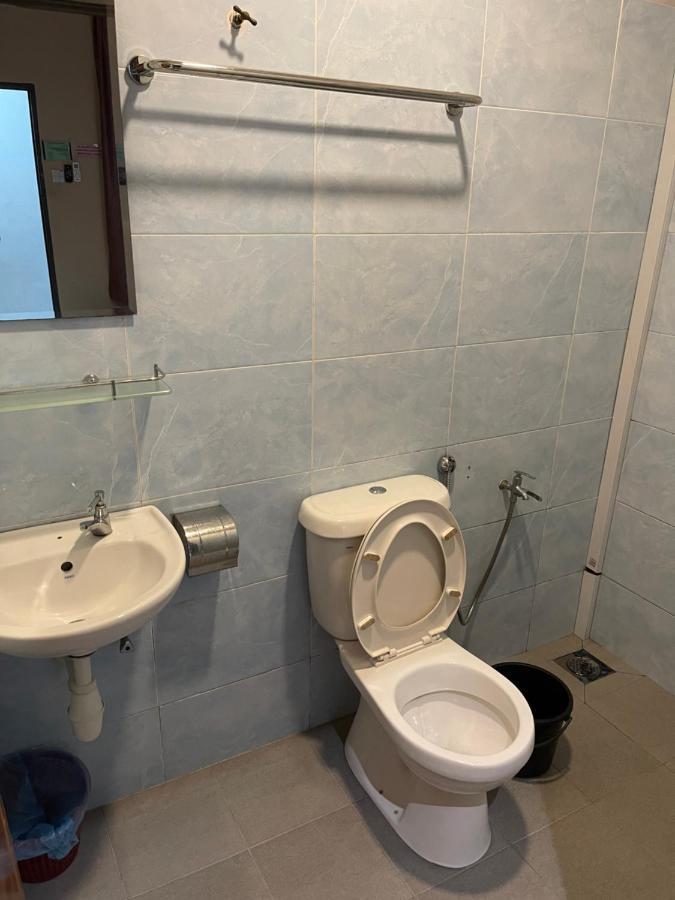 Golden Guest House Kuantan Bagian luar foto